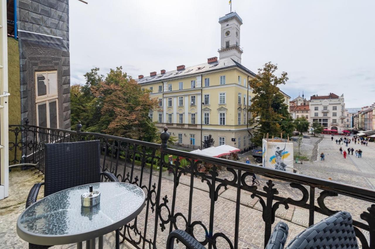In Town Hostel Lemberg Exterior foto